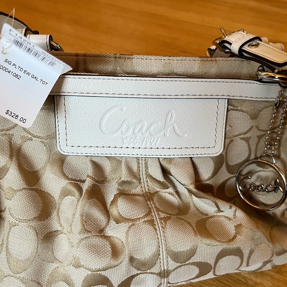 Coach Handbag - Picture 2 of 4